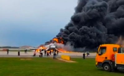 В Шереметьево загорелся самолет, есть жертвы