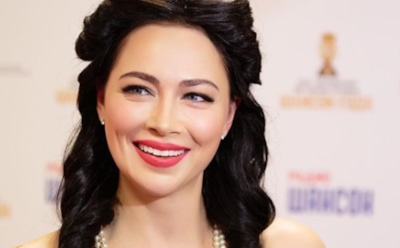 Режиссер Яковлев отреагировал на скандальный уход Самбурской из театра