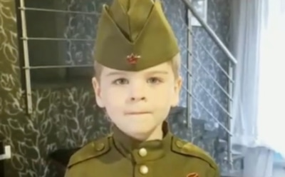 Сергея Лазарева раскритиковали за 5-летнего сына в военной форме