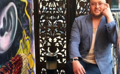 Шура поделился архивным фото с длинными волосами