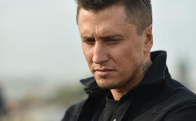 СМИ: актер Павел Прилучный заночевал в чужом автомобиле