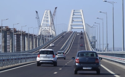 Эксперты: вес Крымского моста равен «36 Эйфелевым башням»