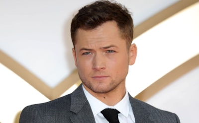 Тэрон Эджертон рассказал о реакции семьи на однополые сцены в «Рокетмене»