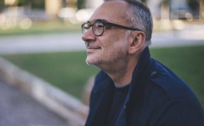 В Сети обсуждают целующего блондинку мужчину, похожего на Константина Меладзе