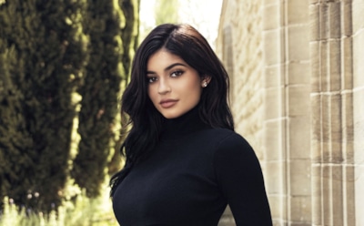 Кайли Дженнер умилила фанатов фотографиями племянниц