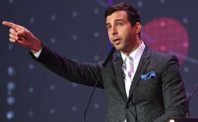 Ургант высмеял цензуру фильма «Рокетмен» об Элтоне Джоне