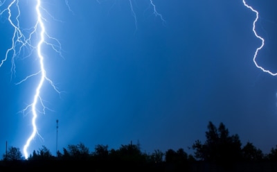 Россиянин выжил после удара молнии благодаря нательному кресту