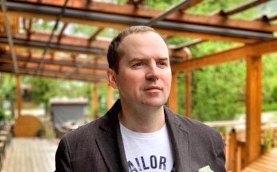 Адвокат Жорин показал архивные фото с репетиции похорон Алибасова