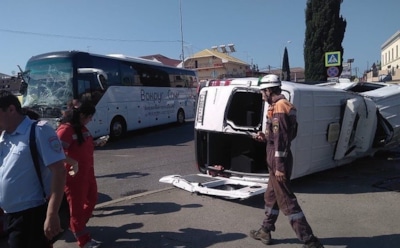 В Сочи столкнулись автобусы, пострадало 26 туристов