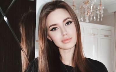 Анастасия Костенко показала фото в красном купальнике