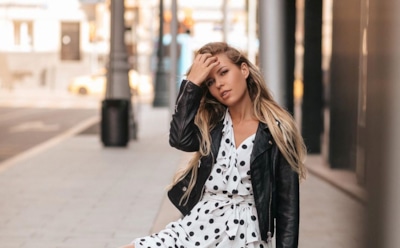 Рита Дакота пожаловалась на синяки после встречи с фанатами