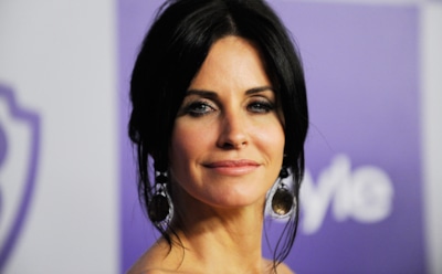 Кортни Кокс впечатлила стройной талией на праздновании 55-летия