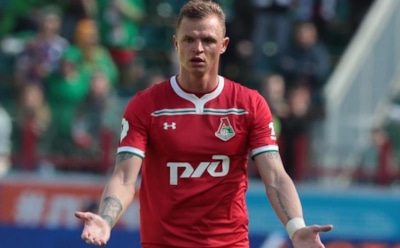 Дмитрий Тарасов на костылях рассказал про операцию