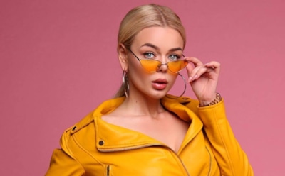 Певица Алина Гросу показала свои свадебные платья