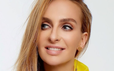 Варнава развеселила подписчиков, «лизнув» Эйфелеву башню