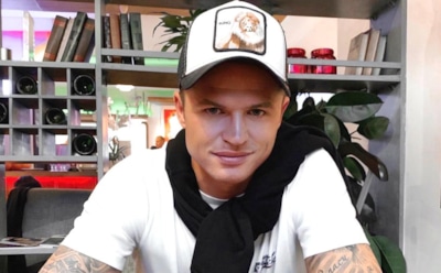 Дмитрий Тарасов показал, как тренируется в гипсе