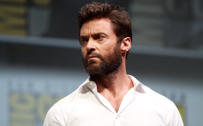 Никем не узнанный Хью Джекман поработал продавцом кофе