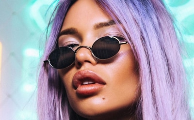 Настя Кудри освоила фортепиано после потери пальцев