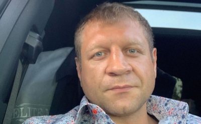 Александр Емельяненко показал на фото, как избавился от своего "пуза"