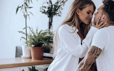 "Прощай, френдзона": 7 звезд, вступивших в брак с друзьями