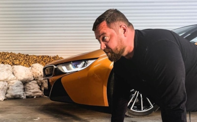 Эрик Давидович присел 1,2 тыс. раз в прямом эфире