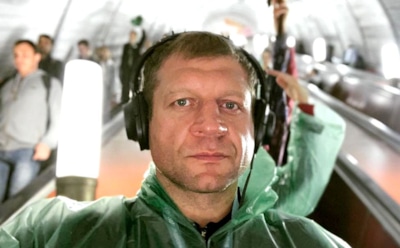 Александр Емельяненко показал любимую молитву и высмеял подписчика