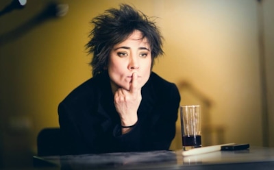 Поклонник Земфиры разбил стекла ее «Мерседеса»