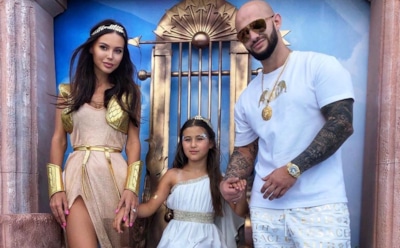 Джиган и Оксана Самойлова подарили дочери пачку денег