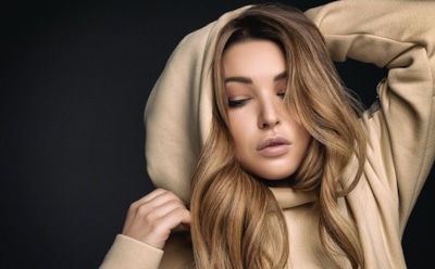 Ирину Дубцову с отфотошопленным лицом не узнали поклонники