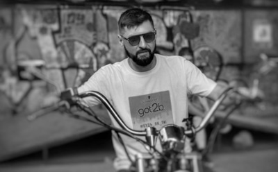 В Киеве водителя подозревают в "дорожном убийстве" диджея-байкера