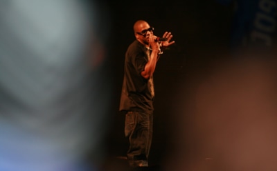 5 знаменитых мужчин, взявших фамилию жен