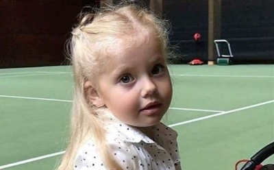 Лиза Галкина показала свое новое «изобретение» — смартфон XS 12