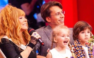 Гарри Галкин рассмешил Сеть реакцией на фразу Лизы о «режиме питания»