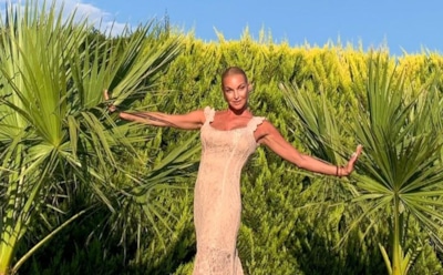 Волочкова показала шпагат, разведя ноги возле лица мужчины