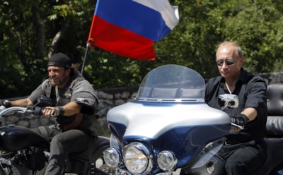 Владимир Путин приехал на мотоцикле в Крым на байк-шоу "Ночных волков"