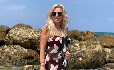 61-летняя жена Юдашкина восхитила фото в мини-платье