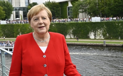 Ангела Меркель появилась на публике в наряде 20-летней давности