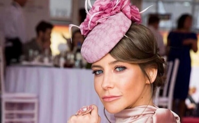 Барановская не удержалась на надувном розовом фламинго на съемках