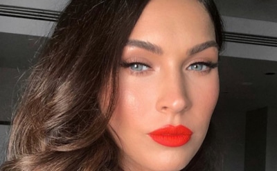 На презентации фильма с Меган Фокс едва не слетел корсет