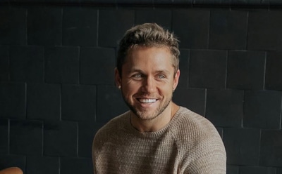 Влад Соколовский показал годовалого крестного сына