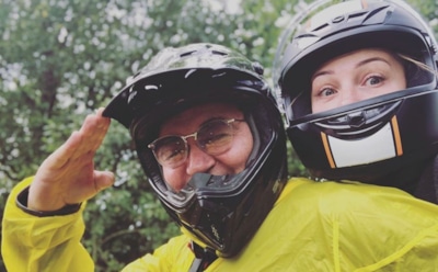 Дмитрий Дибров и его жена попали на мотоцикле в аварию