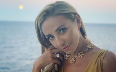 5-летняя дочь Навки поплавала в костюме Русалки