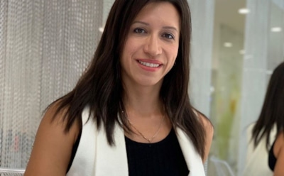 «Деревенский прикид»: Елену Борщеву раскритиковали за выход в свет в сланцах