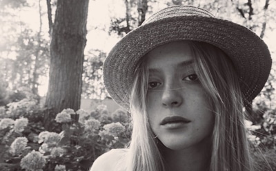 17-летняя внучка Никиты Михалкова удивила красотой