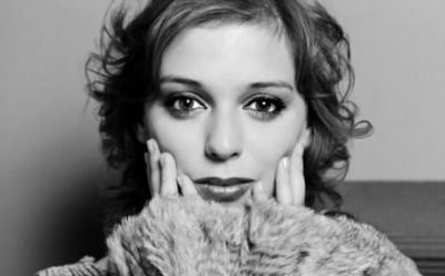 Звезда «Не родись красивой» Нелли Уварова побрилась налысо