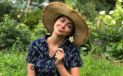 "Знакомится с принцами": Самбурская обнаружила свое фото на сайте свиданий