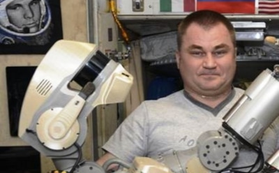 Робот "Федор" на МКС пожаловался на угрожавшего молотком космонавта