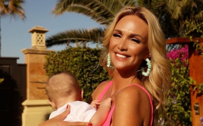 Виктория Лопырева приучает к европейской диете 7-месячного сына