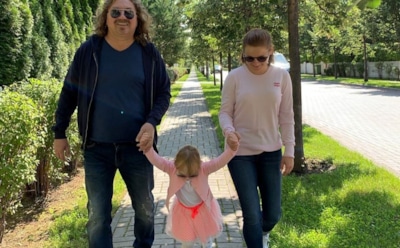 «Четыре поколения»: 3-летняя дочь Николаева повидалась с прабабушкой