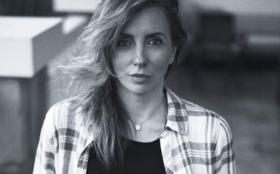 «Ноги невероятные»: Светлана Бондарчук восхитила снимком в мини-юбке